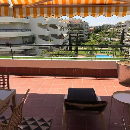 Atico 2 En Campo De Golf Guadalmina, Apartamento