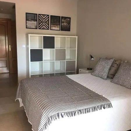 Atico 2 En Campo De Golf Guadalmina, Apartamento *